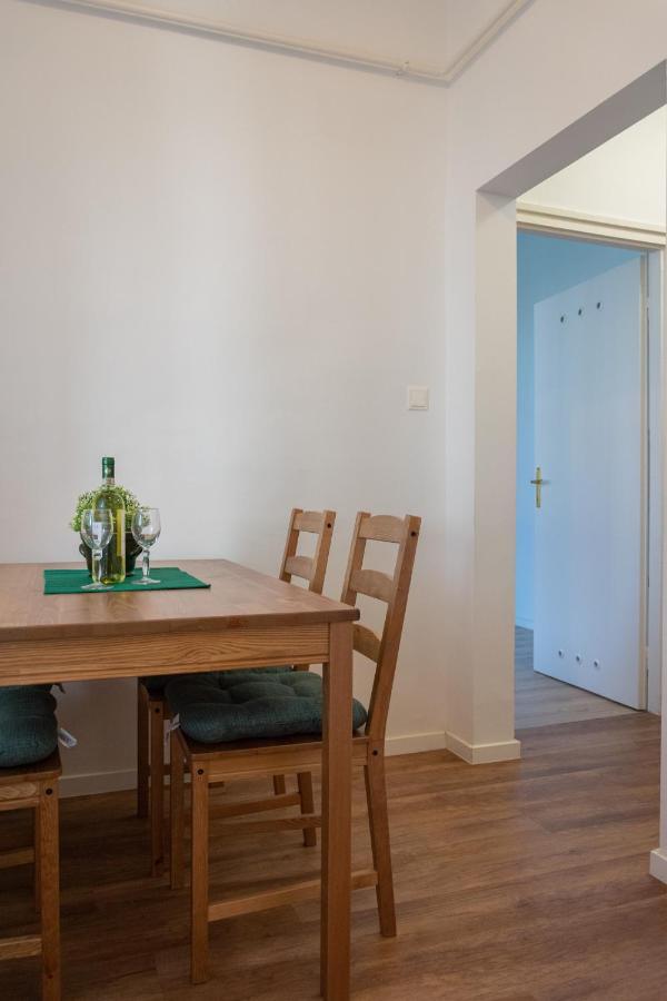 Silentium City Apartman Sárvár Sarvar Exterior foto
