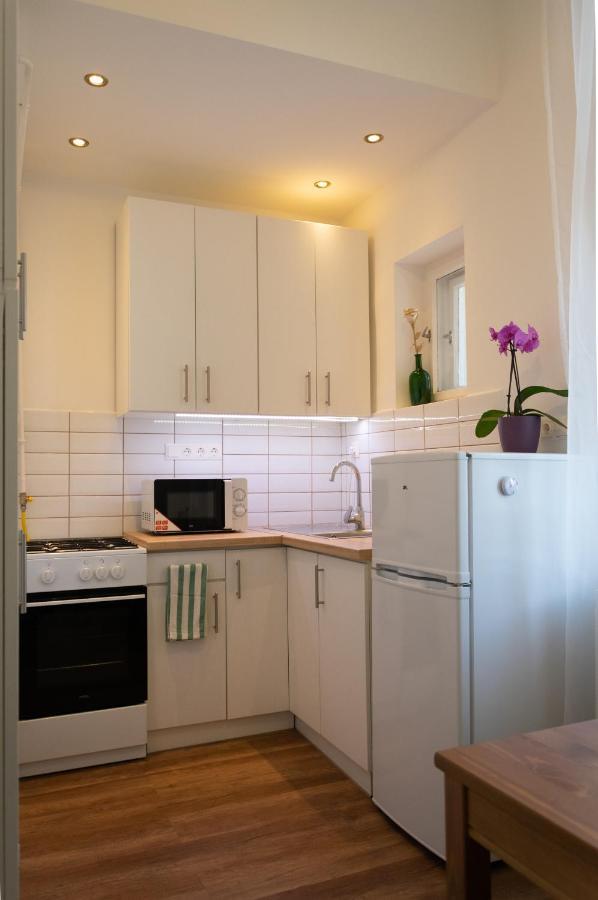 Silentium City Apartman Sárvár Sarvar Exterior foto